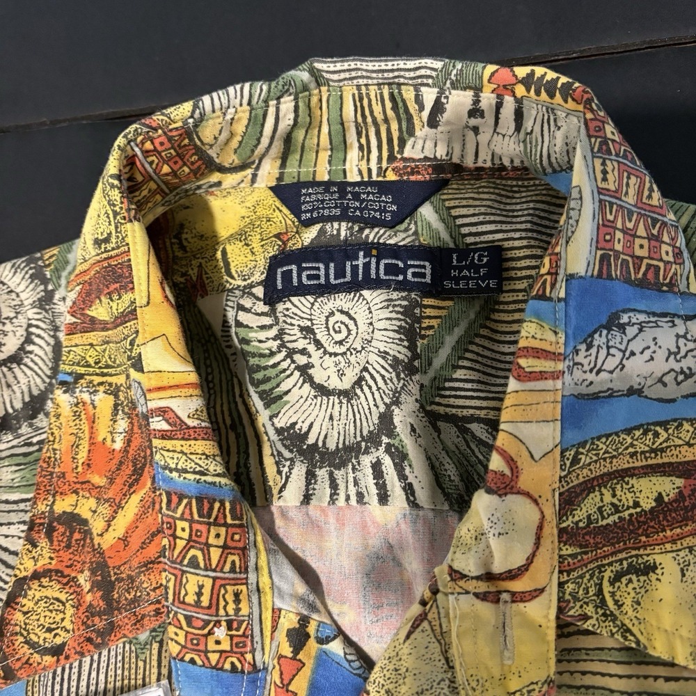 Nautica Vintage Men's Short Sleeve Button Up Multicolor- Size Large - Picture 2 of 4